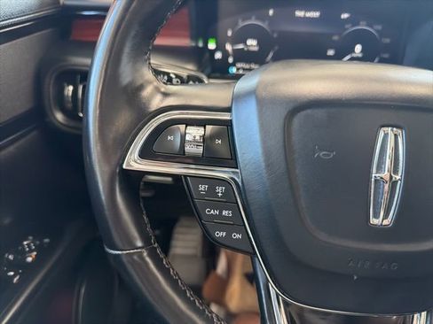 Used 2023 Lincoln Nautilus Reserve image 35
