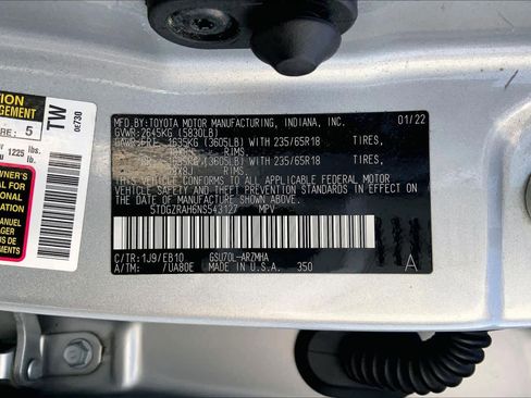 Used 2022 Toyota Highlander XLE FWD image 36