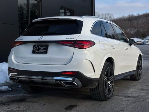 Used 2025 Mercedes-Benz GLC 300 4MATIC image 8