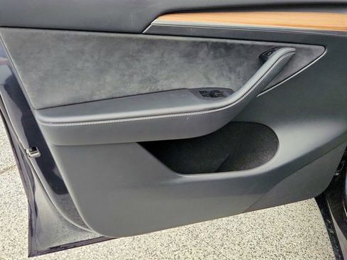 Used 2025 Tesla Model Y Long Range image 11