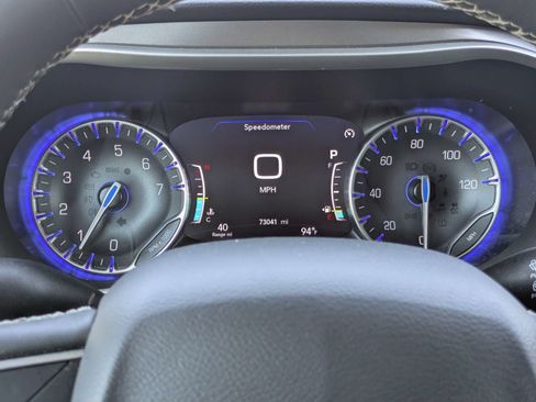 Used 2023 Chrysler Pacifica Touring-L FWD image 22
