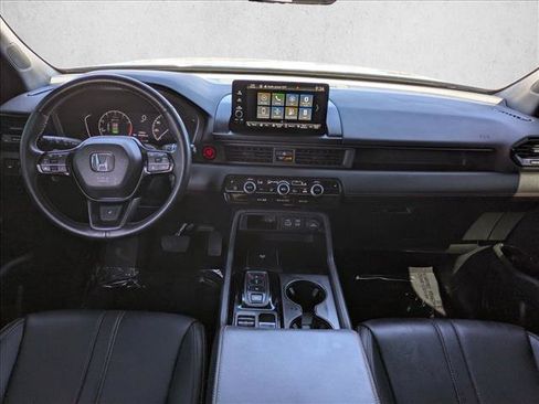 Used 2023 Honda Pilot TrailSport image 18
