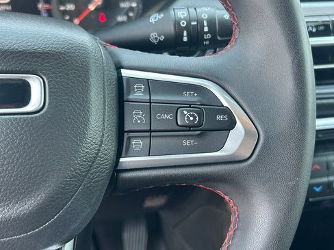 Used 2025 Jeep Compass Trailhawk AWD/4WD image 21