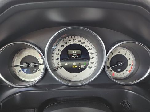 Used 2014 Mercedes-Benz E 350 Sedan image 33