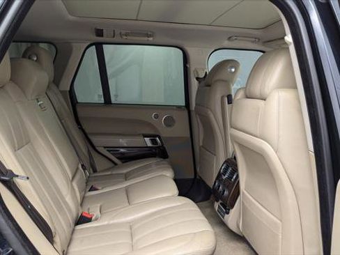 Used 2017 Land Rover Range Rover HSE image 18