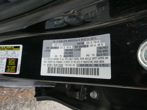 Used 2017 MAZDA MAZDA3 Sport image 10