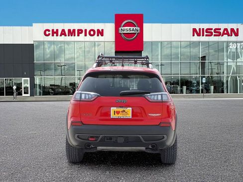 Used 2019 Jeep Cherokee Trailhawk image 6