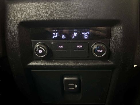 Used 2023 Chevrolet Traverse LT w/ LPO, Cargo Package AWD/4WD image 23