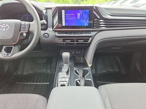 Used 2025 Toyota Camry LE image 22