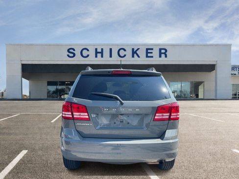 Used 2020 Dodge Journey SE w/ Blacktop Package FWD image 4