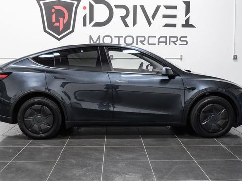Used 2026 Tesla Model Y 2WD image 7