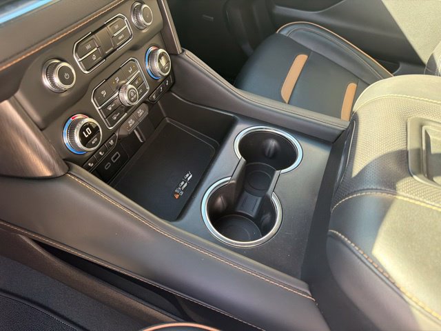 Used 2024 GMC Yukon AT4 w/ Technology Package AWD/4WD image 30