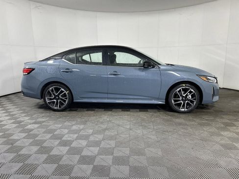 New 2025 Nissan Sentra SR FWD image 7