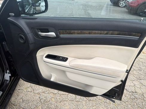 Used 2015 Chrysler 300 C RWD image 14