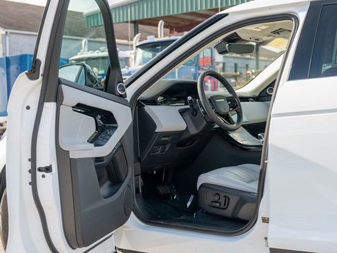 New 2025 Land Rover Range Rover Evoque S image 10