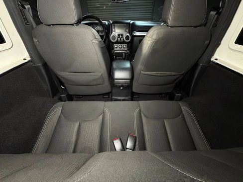 Used 2014 Jeep Wrangler Sahara w/ Connectivity Group AWD/4WD image 17