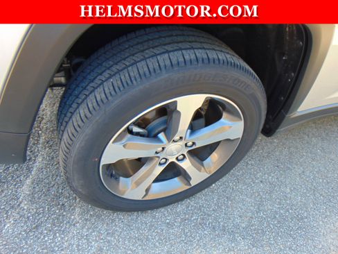 Certified 2024 Jeep Grand Cherokee Limited image 19