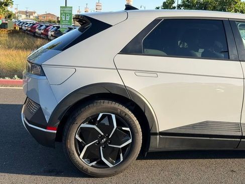 Certified 2024 Hyundai Ioniq 5 SEL RWD image 8