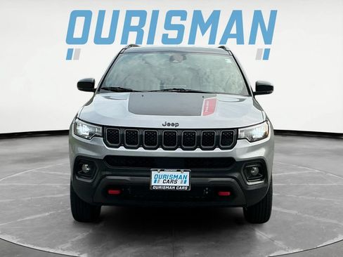 Used 2023 Jeep Compass Trailhawk AWD/4WD image 2