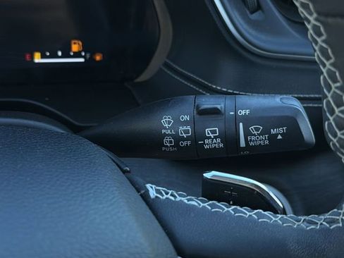 Used 2023 Jeep Grand Cherokee Limited AWD/4WD image 31