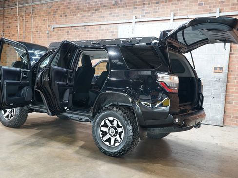 Used 2017 Toyota 4Runner TRD Off-Road image 30