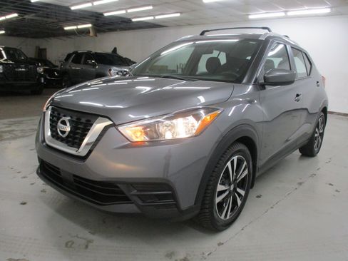 Used 2020 Nissan Kicks SV w/ Exterior Package FWD image 3
