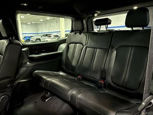 Used 2024 Jeep Wagoneer Series III image 13