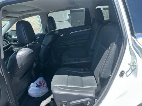 Used 2017 Toyota Highlander Limited AWD/4WD image 11