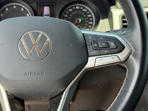 Used 2021 Volkswagen Atlas SE image 16