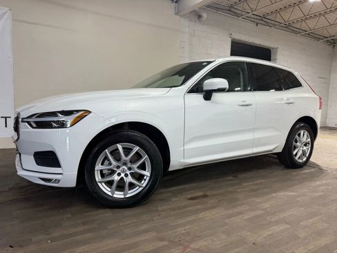 Used 2021 Volvo XC60 T5 Momentum AWD/4WD image 2