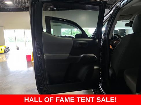 Used 2020 Toyota Tacoma 4x4 Double Cab image 17