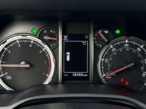 Used 2024 Toyota 4Runner TRD Off-Road Premium image 35