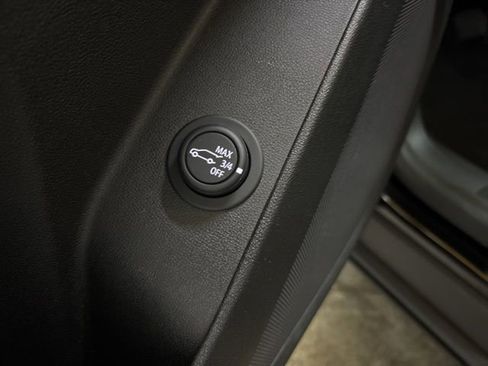 Used 2022 Chevrolet Equinox LT FWD image 33