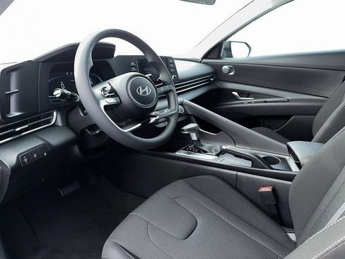 New 2026 Hyundai Elantra SE image 14