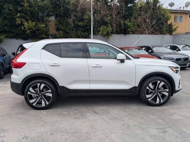 Certified 2023 Volvo XC40 B5 Ultimate AWD/4WD image 3