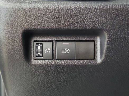 Used 2025 Toyota RAV4 XLE FWD image 23