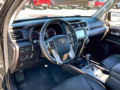Used 2016 Toyota 4Runner SR5 image 17