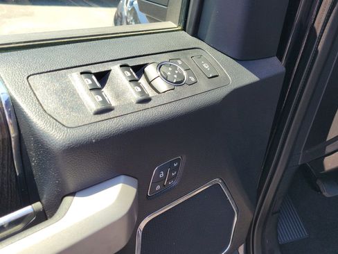 Used 2021 Ford F250 Lariat w/ Lariat Ultimate Package AWD/4WD image 19