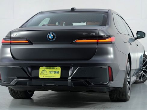 Used 2023 BMW i7 xDrive60 image 5
