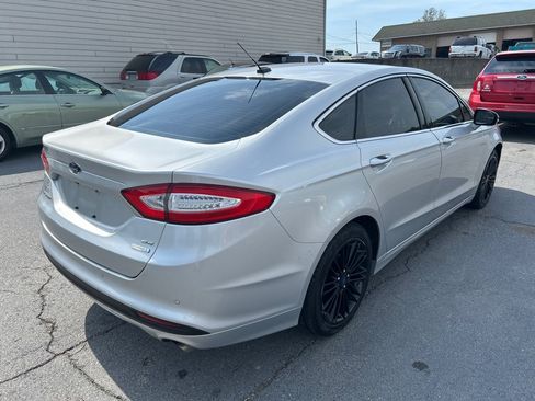 Used 2014 Ford Fusion SE w/ Equipment Group 202A FWD image 6