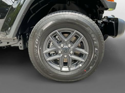 New 2025 Jeep Gladiator Sport image 8