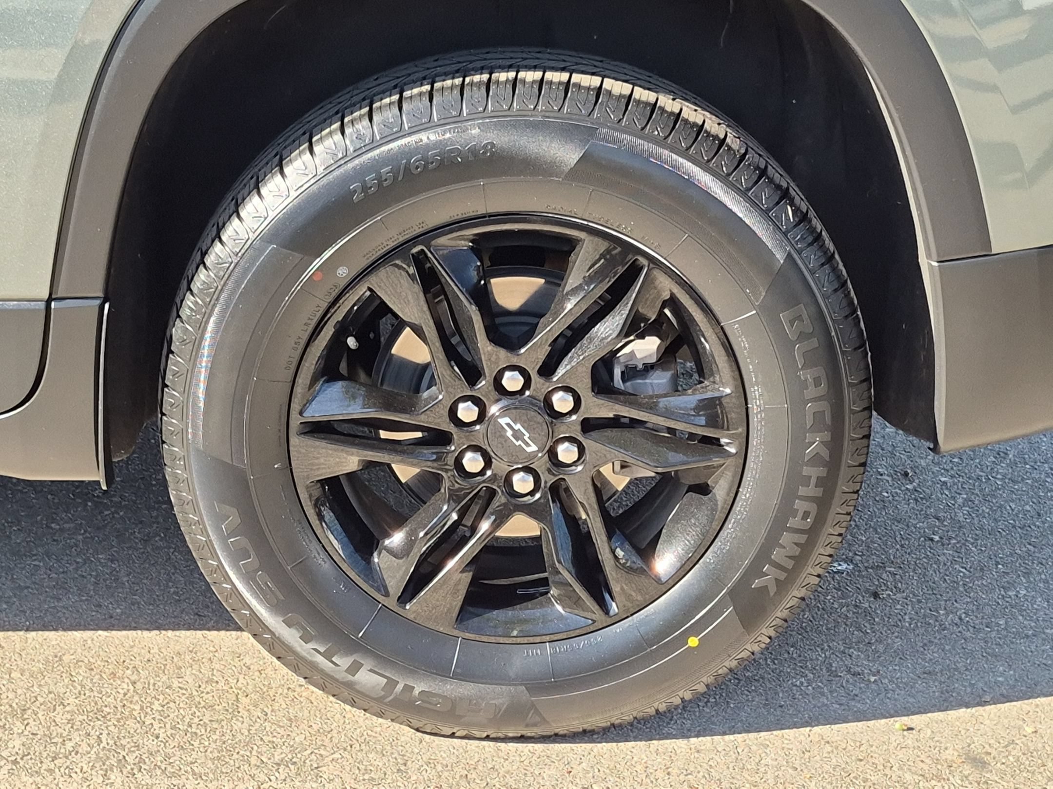 Used 2023 Chevrolet Traverse LT FWD image 9