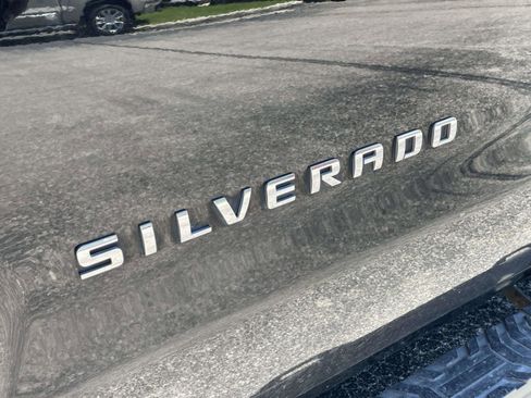 Used 2019 Chevrolet Silverado 1500 Custom w/ Custom Convenience Package RWD image 6