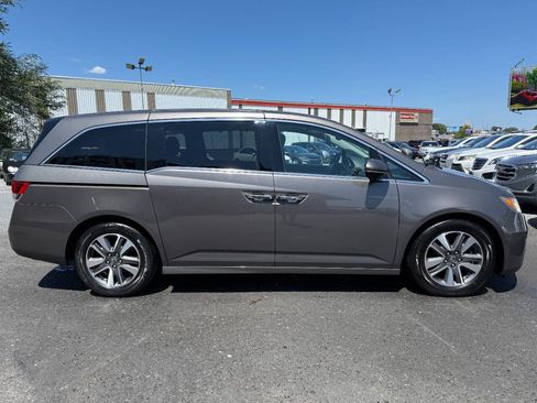 Used 2016 Honda Odyssey Touring Elite image 4