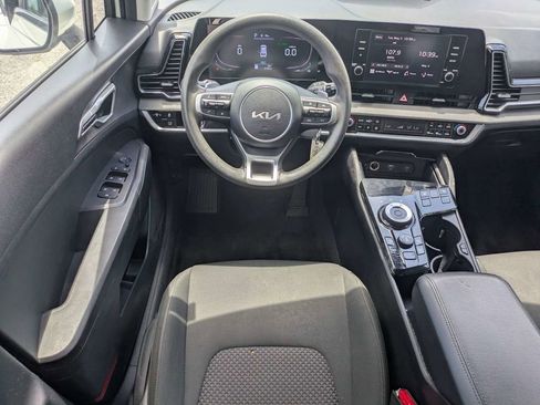 Used 2023 Kia Sportage LX AWD/4WD image 16