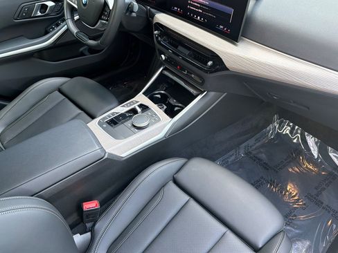 Certified 2025 BMW 330i Sedan image 19