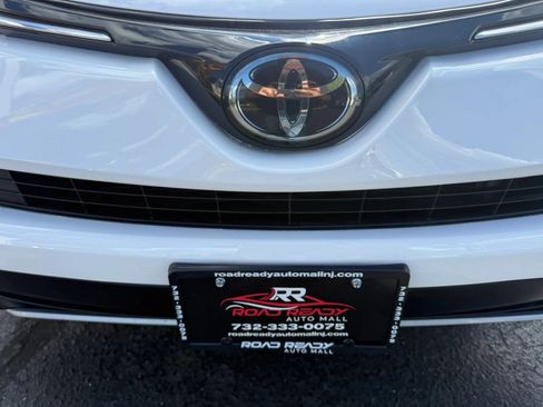 Used 2018 Toyota RAV4 XLE AWD/4WD image 60