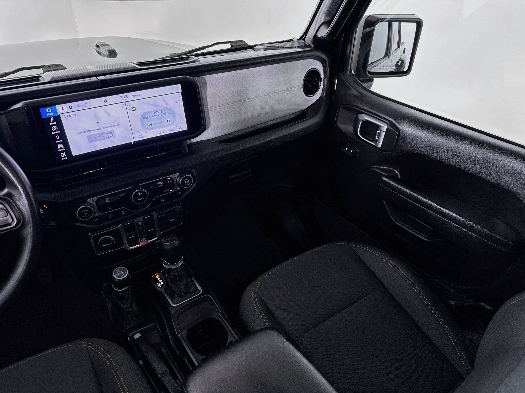 Used 2025 Jeep Gladiator Sport AWD/4WD image 25