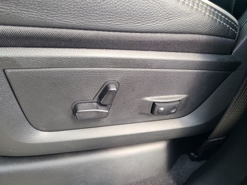 Used 2025 RAM 3500 Limited AWD/4WD image 21