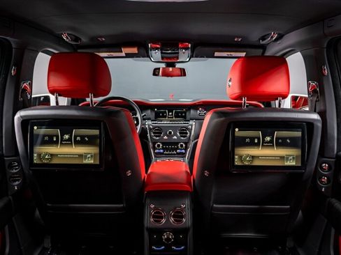 Used 2020 Rolls-Royce Cullinan image 28